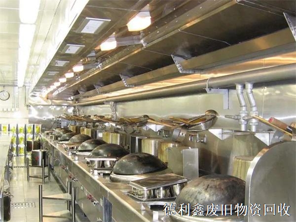 北京賓館設(shè)備回收，國(guó)貿(mào)收購(gòu)二手地毯，貨架大量回收